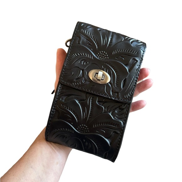 Patricia Nash Rivella Leather Crossbody Phone Case - Picture 11 of 11